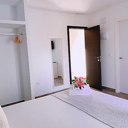 Hostal El Castillo Alcalá de Guadaira Buitenkant foto