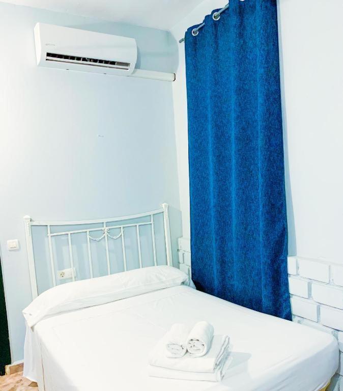 Hostal El Castillo Alcalá de Guadaira Buitenkant foto