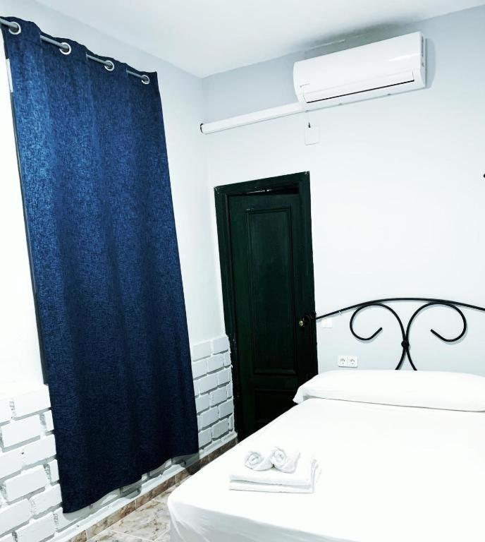 Hostal El Castillo Alcalá de Guadaira Buitenkant foto